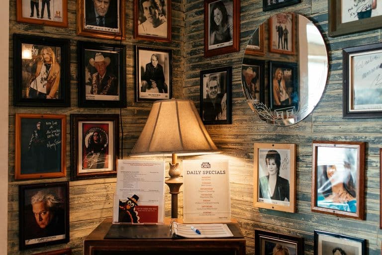 How to Create a Photo Slideshow for a Funeral or Memorial Service