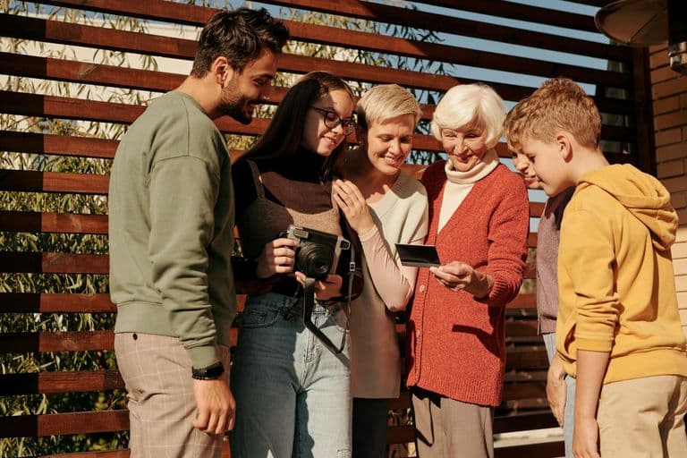 How Real Rewards Turn Event Guests into Photographers